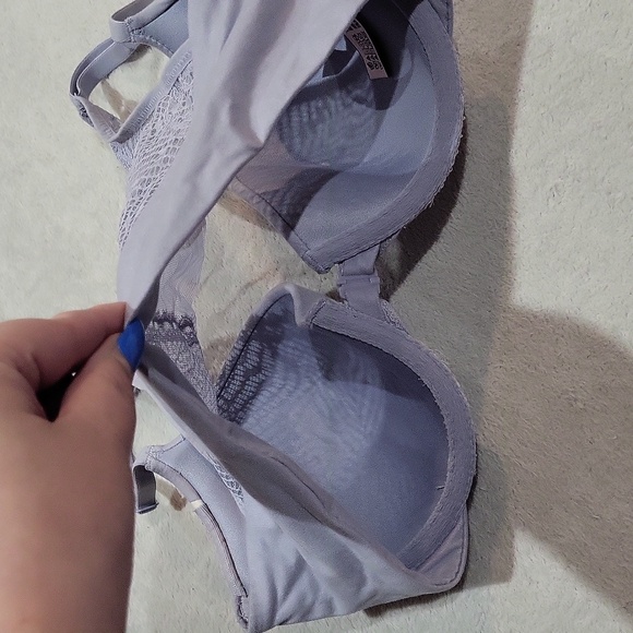 Victoria's Secret Bra - Picture 8 of 13